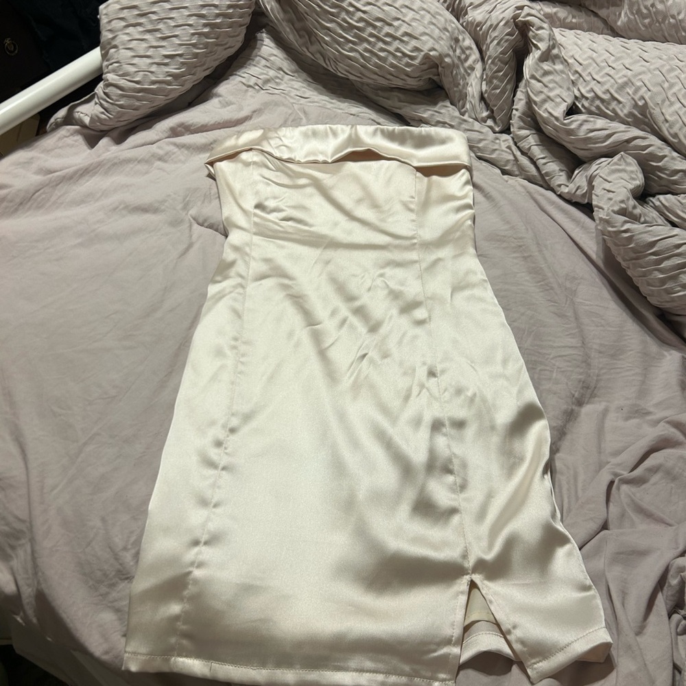 Satin off white strapless dress